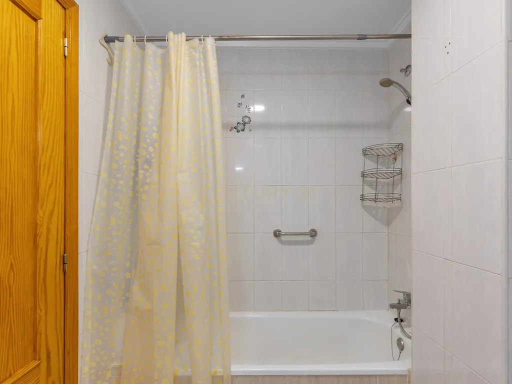 Apartamento com terraço e vista mar a apenas 80 metros da praia de La Mata - Image 25