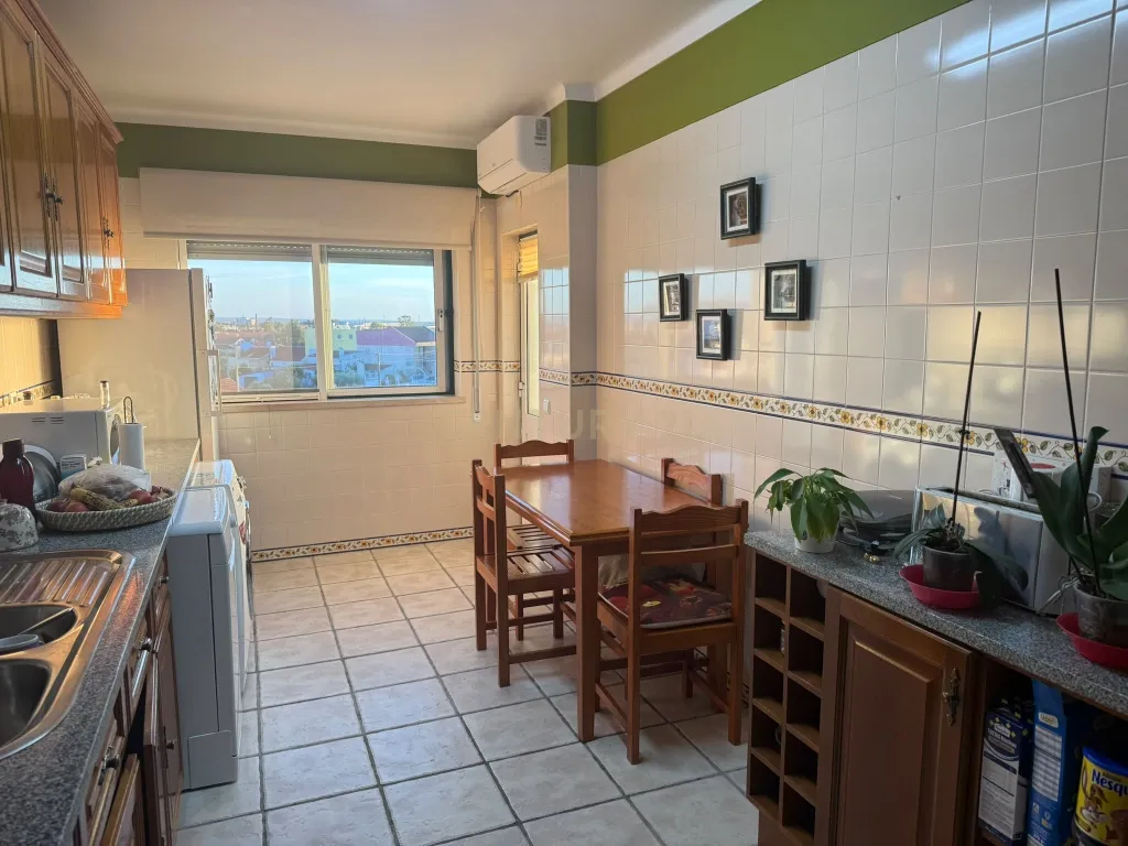 Apartamento T2 com possiblidade de T4, Entroncamento - Image 6