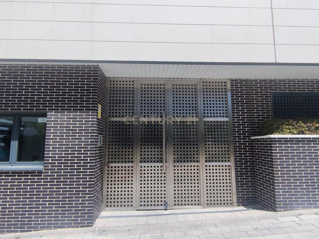  - Image 3