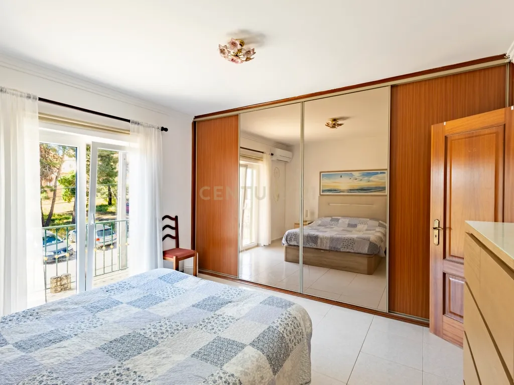 Moradia T2 Geminada com Aproveitamento de Sótão na Quinta do Conde - Image 31