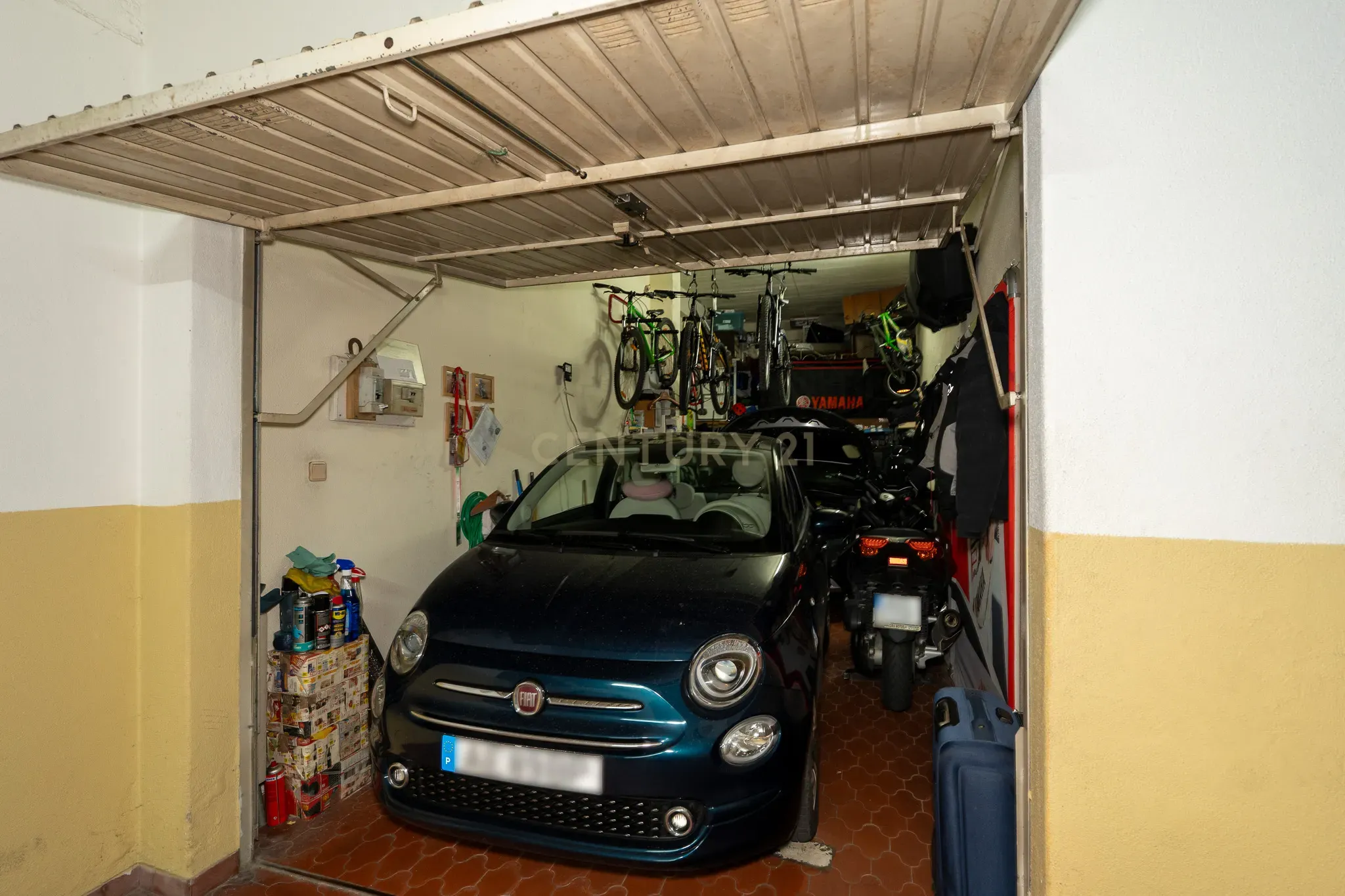 Apartamento T3 com garagem para 2 viaturas Monte Abraão - Image 32