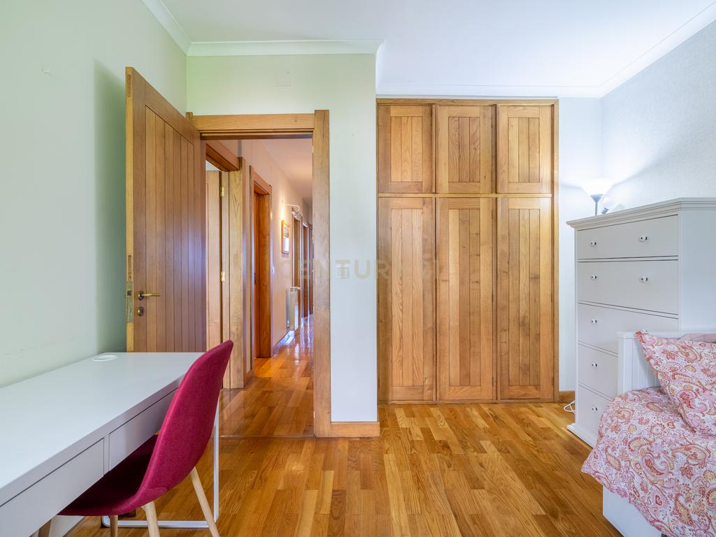 Moradia T4 com Jardim Privativo em Vila Nova de Gaia – Viva com Luz, Espaço e Centralidade - Image 27