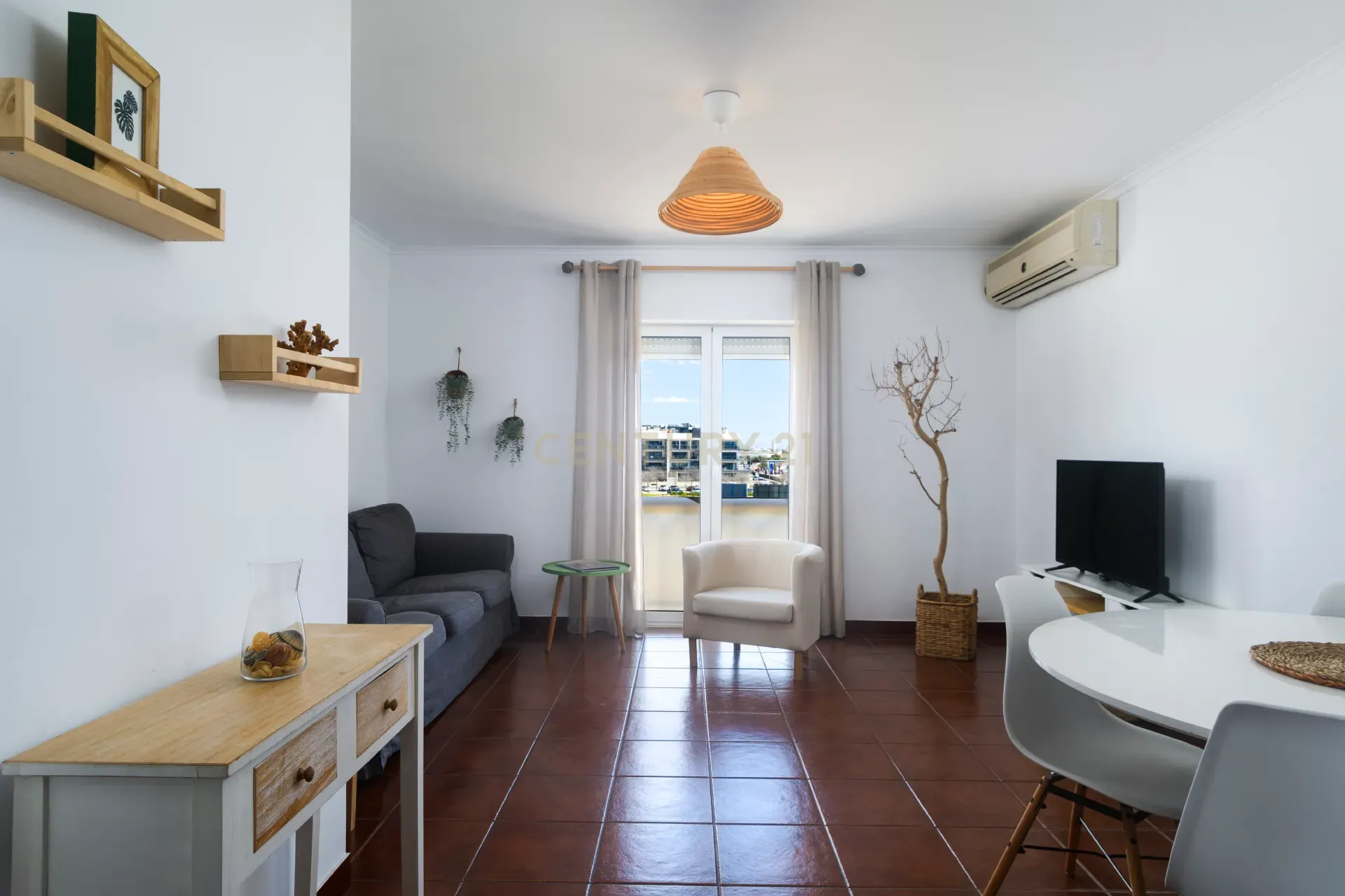 Apartamento T3 para Arrendamento no Coração de Tavira - Image 1