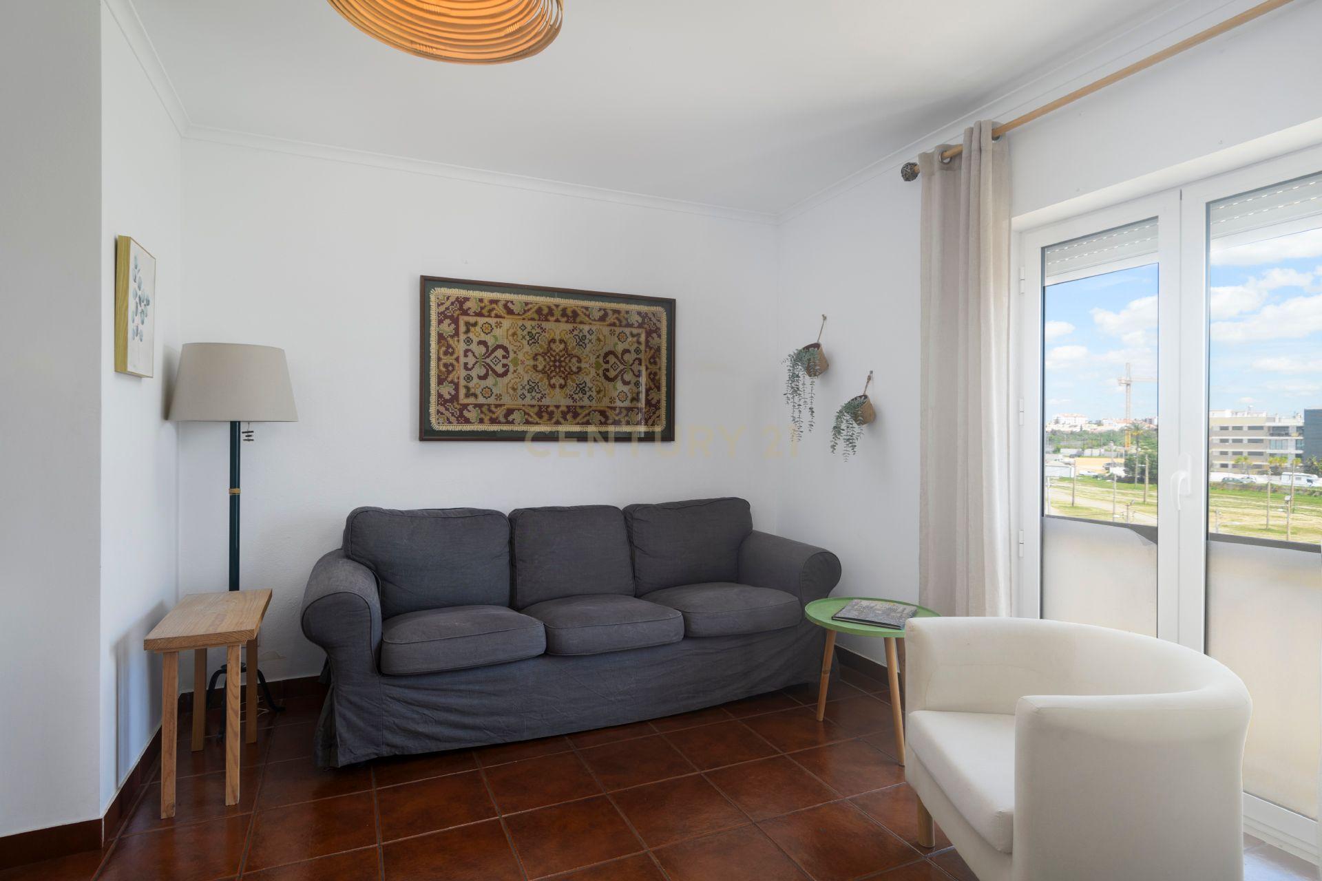 Apartamento T3 para Arrendamento no Coração de Tavira - Image 2