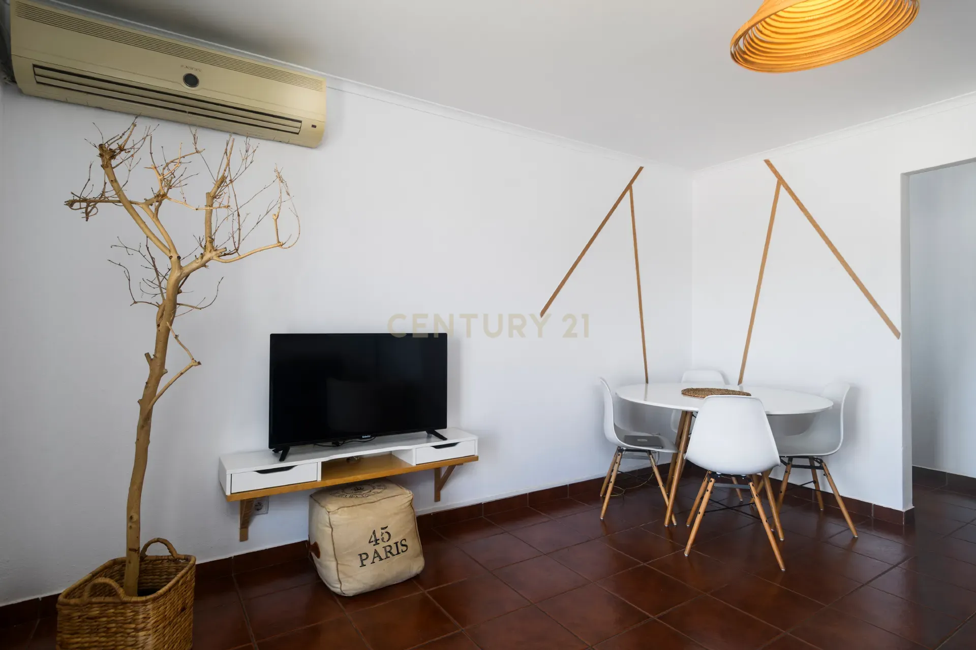 Apartamento T3 para Arrendamento no Coração de Tavira - Image 3