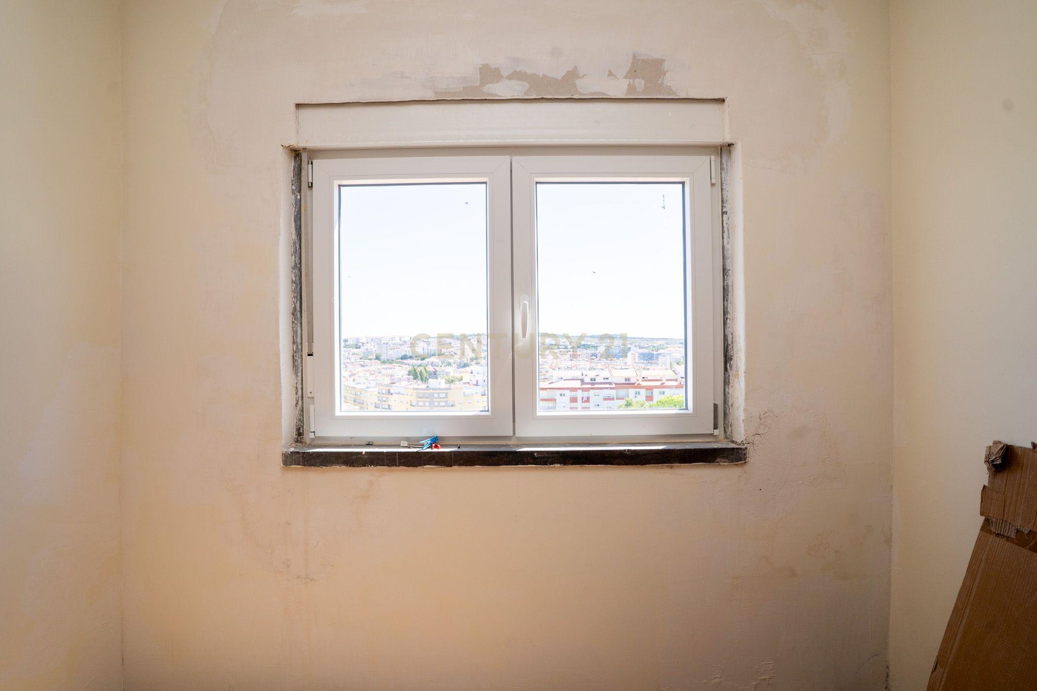 Fotografia 11 de Apartamento T2 em remodelação | Casal de São Brás | Amadora