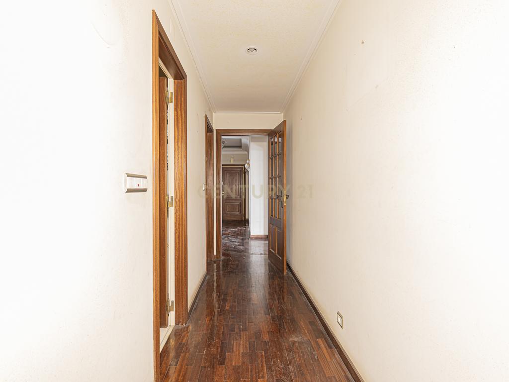 T4 com 180 m² e Garagem Box no Areeiro, Lisboa - Image 28