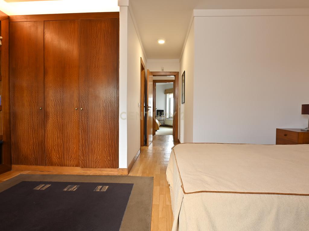 Luxuosa Moradia Isolada na Serra de Carnaxide com Piscina  - Image 30