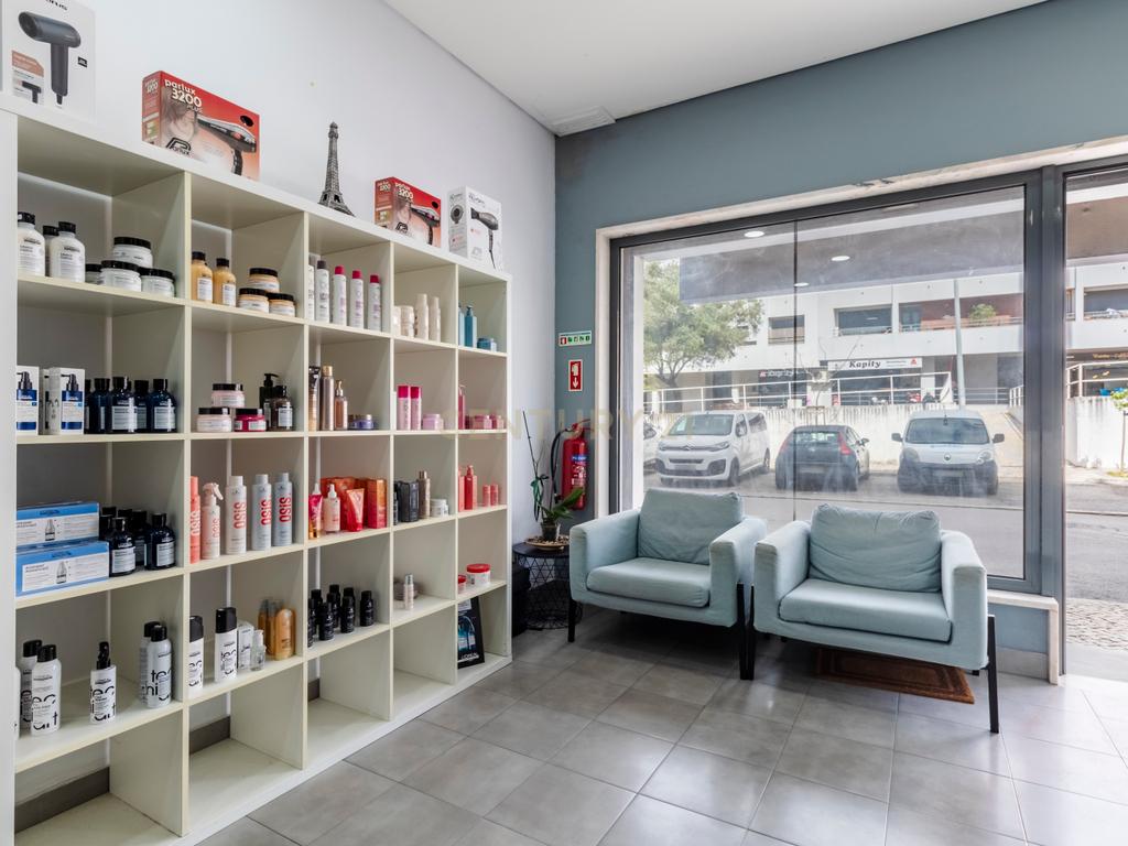 Loja com 90 m² na Quinta do Bom Retiro, Sobreda - Image 29
