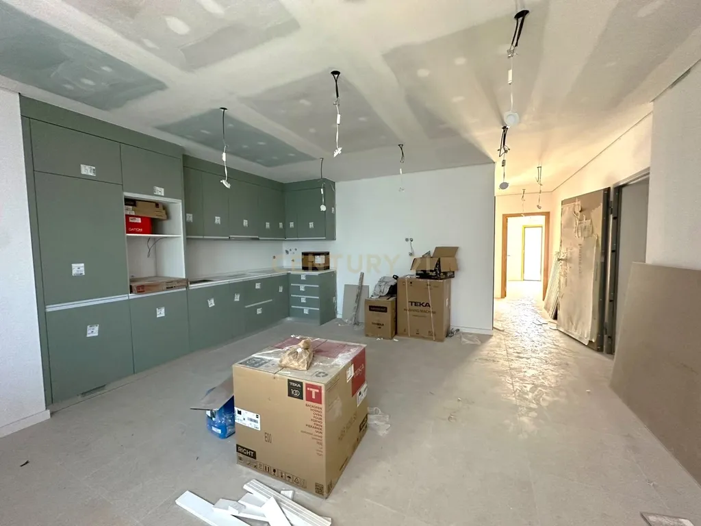 T2 NOVO EM OLHÃO | LOGRADOURO PRIVADO | CEDÊNCIA DE POSIÇÃO - Image 2