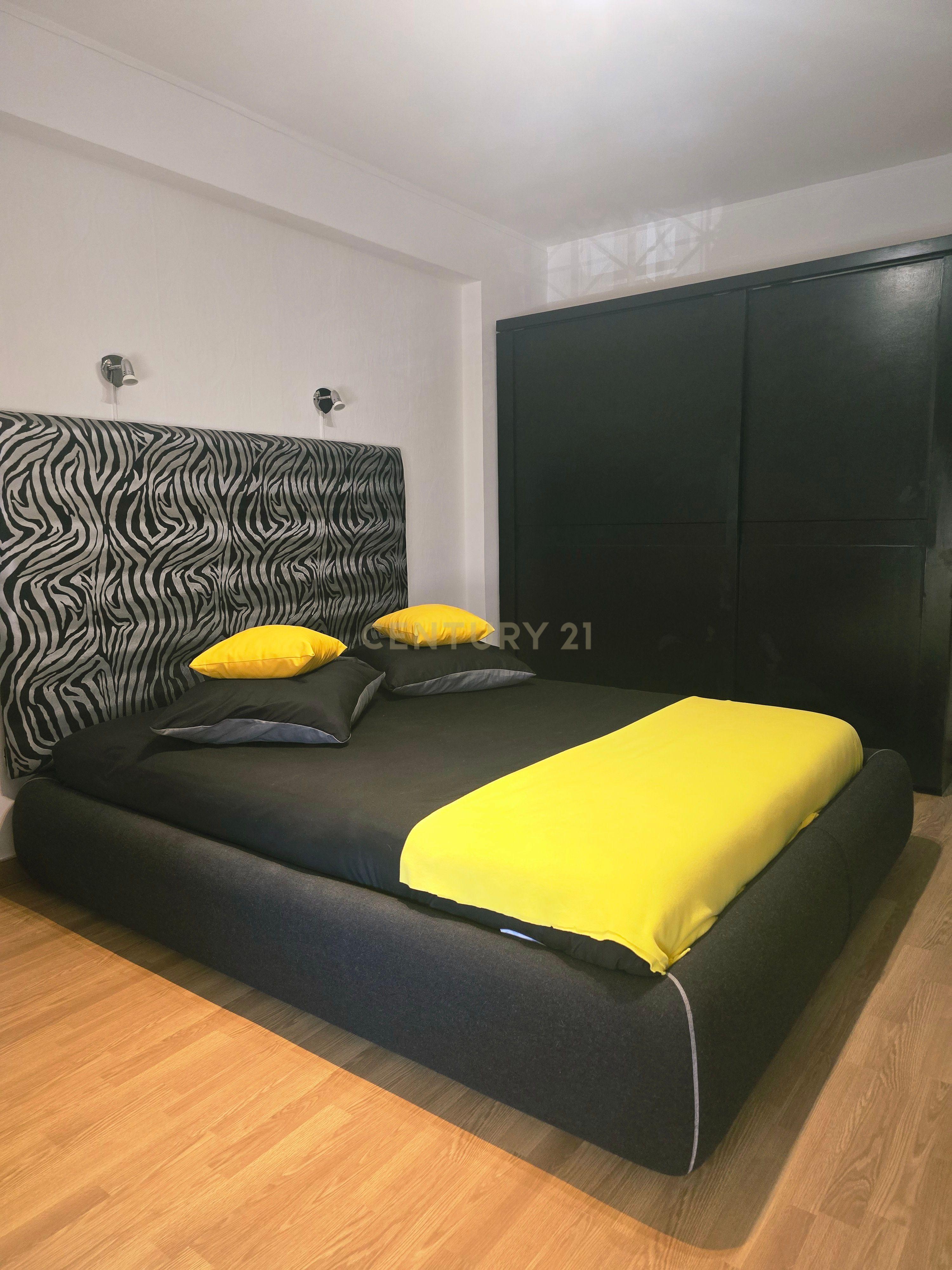Fotografia 6 de Apartamento T2 com boas áreas, luminosidade, duas varandas fechadas e arrecadação | Tapada das Mercês