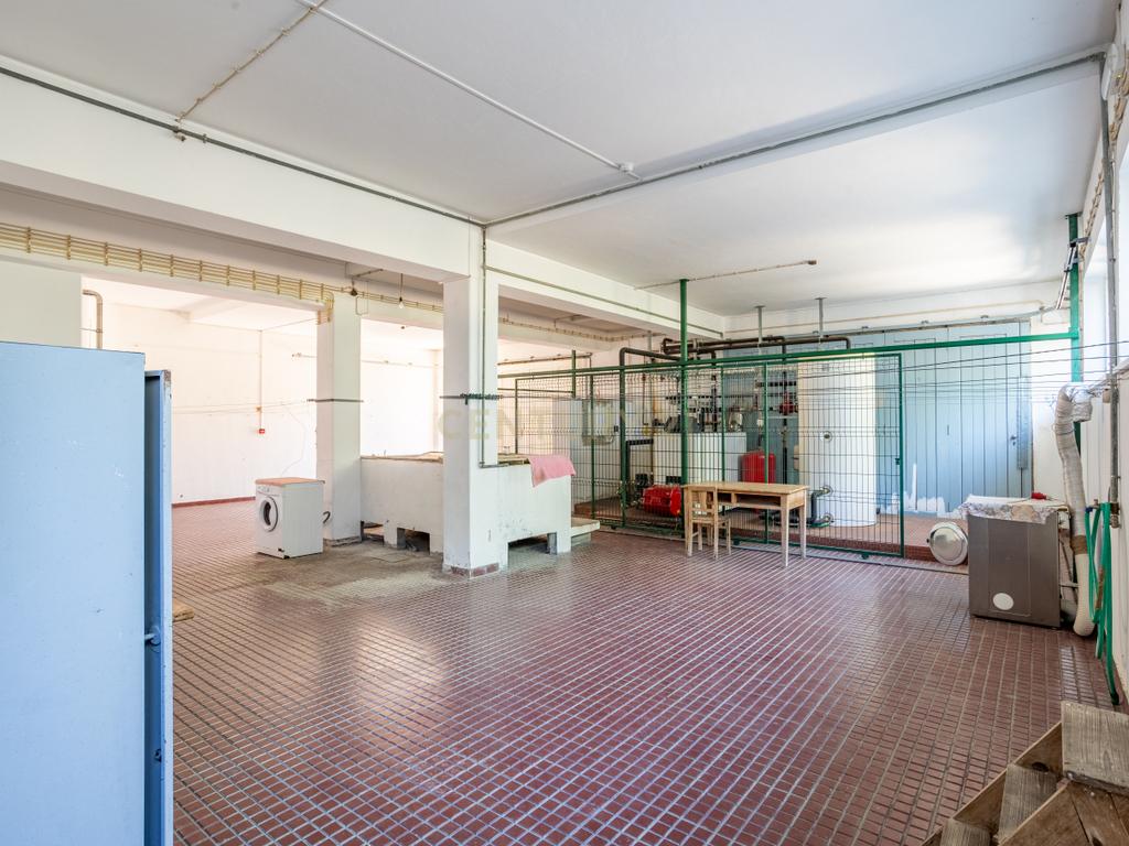 Prédio no Centro de Portalegre para investimento - Image 43