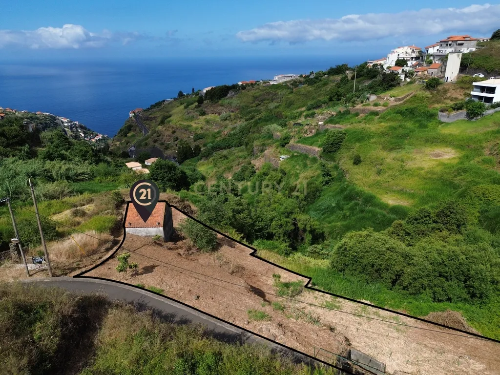 Terreno com Vista Mar Definitiva à Venda – Calheta, Madeira - Image 6
