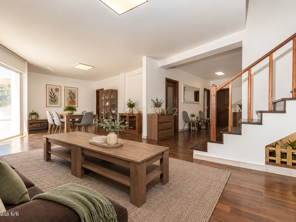 T4 DUPLEX COM 288,50 M², TERRAÇO PRIVATIVO DE 310 M² E ESTACIONAMENTO PARA 7 CARROS — A POUCOS MINUTOS DE LEIRIA - Image 3