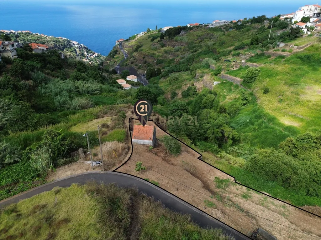 Terreno com Vista Mar Definitiva à Venda – Calheta, Madeira - Image 11