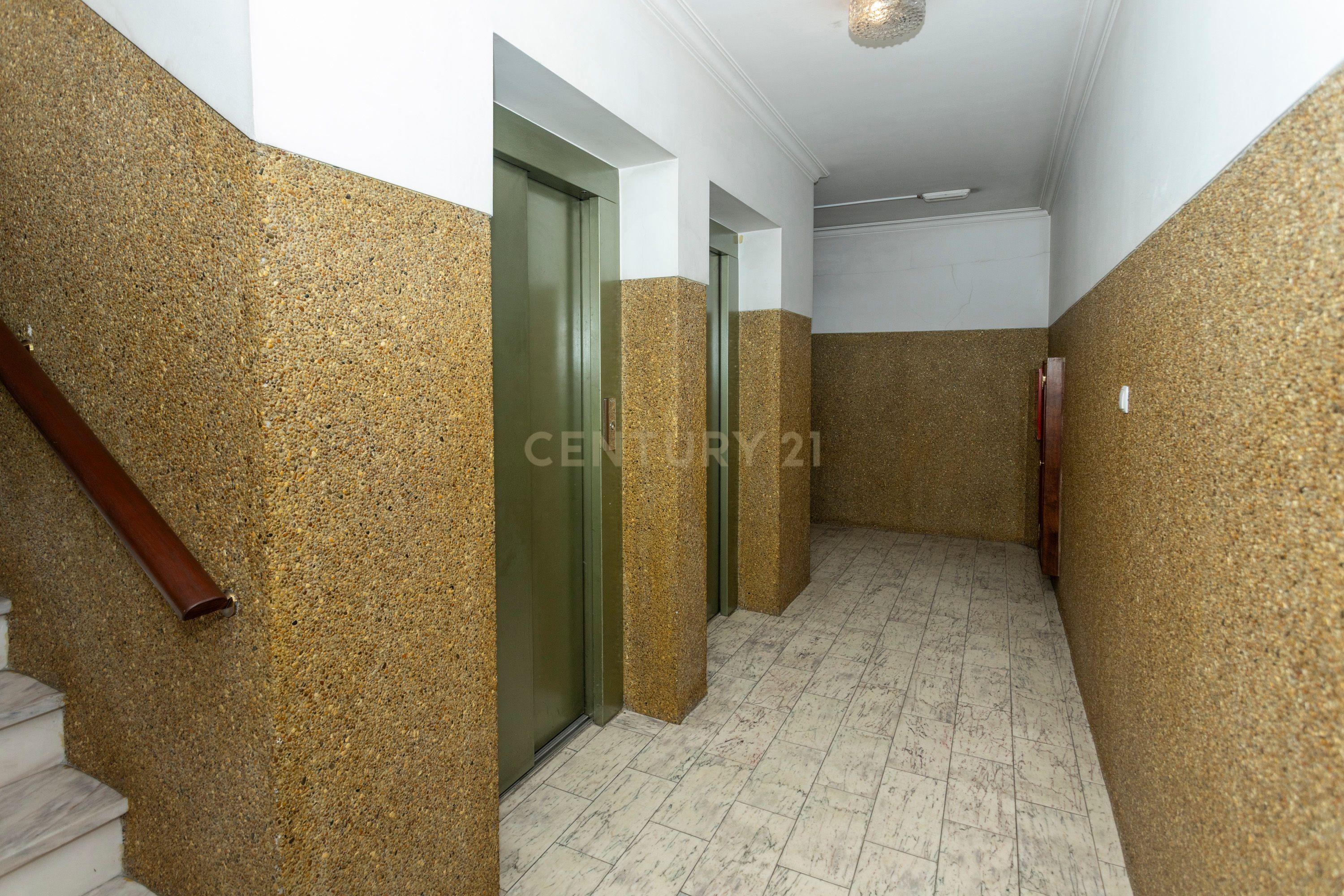 Apartamento T3 c/ Box - Centro de Torres Vedras - Image 23