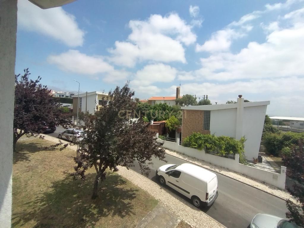 T2 Totalmente Renovado | Santa Iria da Azóia | 265.000 € - Image 13