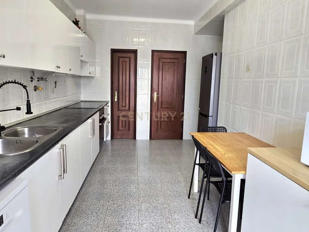 Apartamento T3 - Setúbal - Image 8