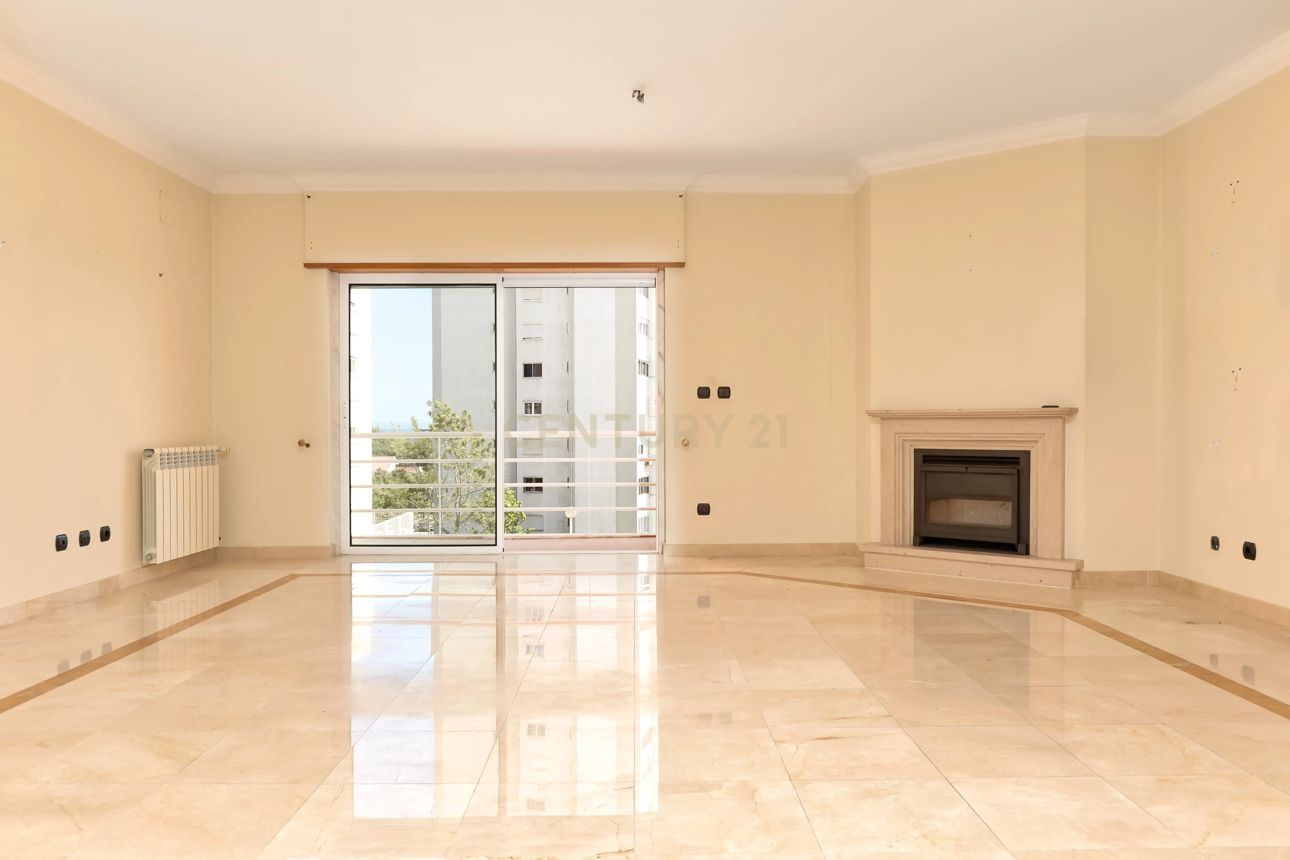Fotografia 5 de Apartamento T2 com Vista Mar, 2 lugares de garagem na Parede, Cascais