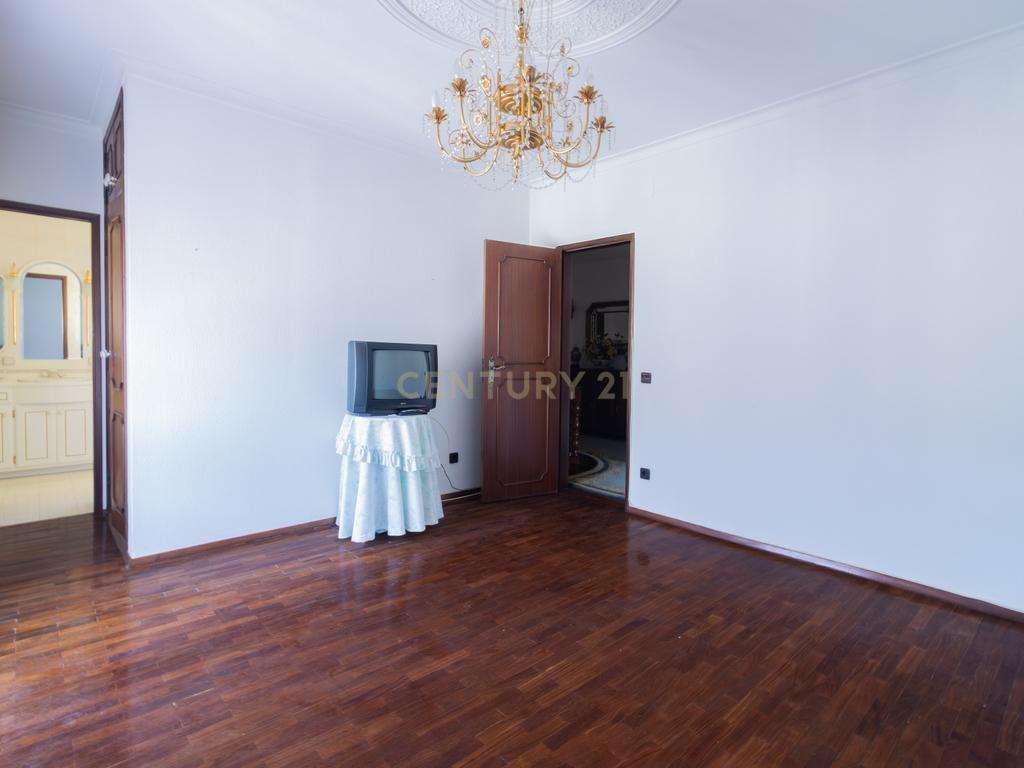 CONJUNTO MORADIA, 4 APARTAMENTOS E PAVILHÃO - Image 18