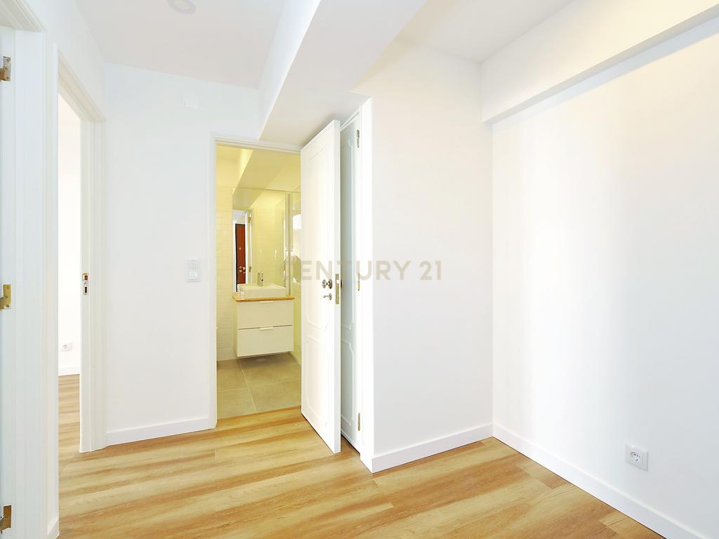 Apartamento Moderno Lisboa - 2 Quartos e Vista Cidade - Image 10