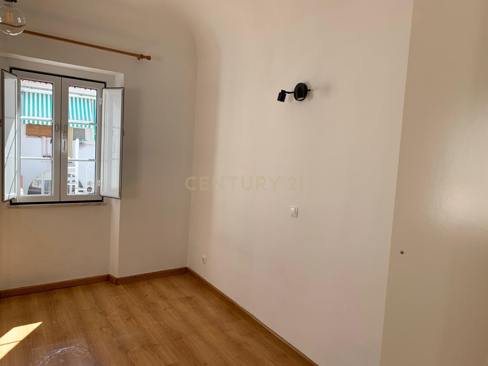 Fotografia 9 de MORADIA T2 COM TERRAÇO EM ÉVORA