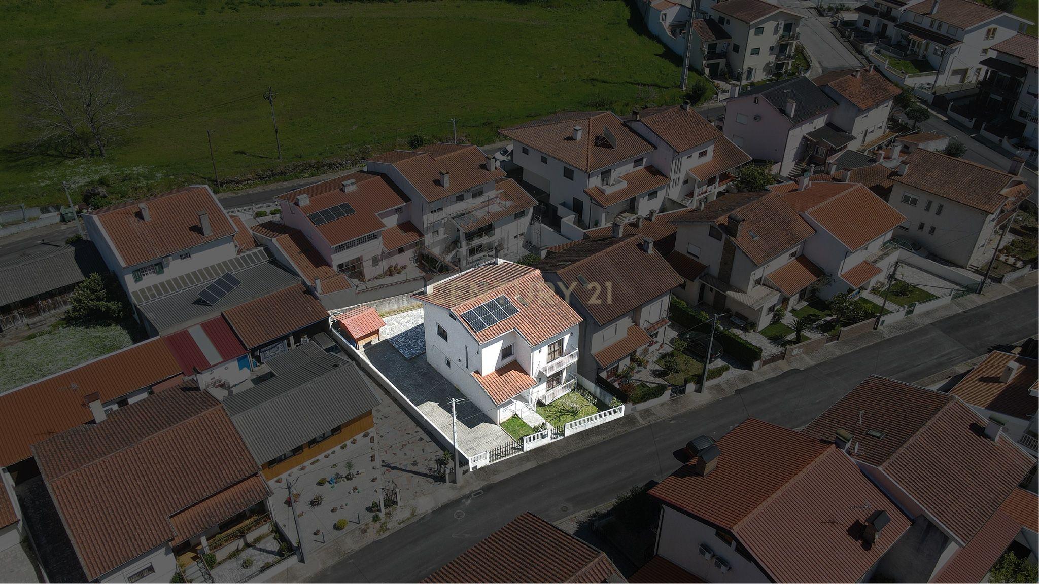 Moradia T3 com jardim e logradouro - Lousã em zona tranquila - Image 35