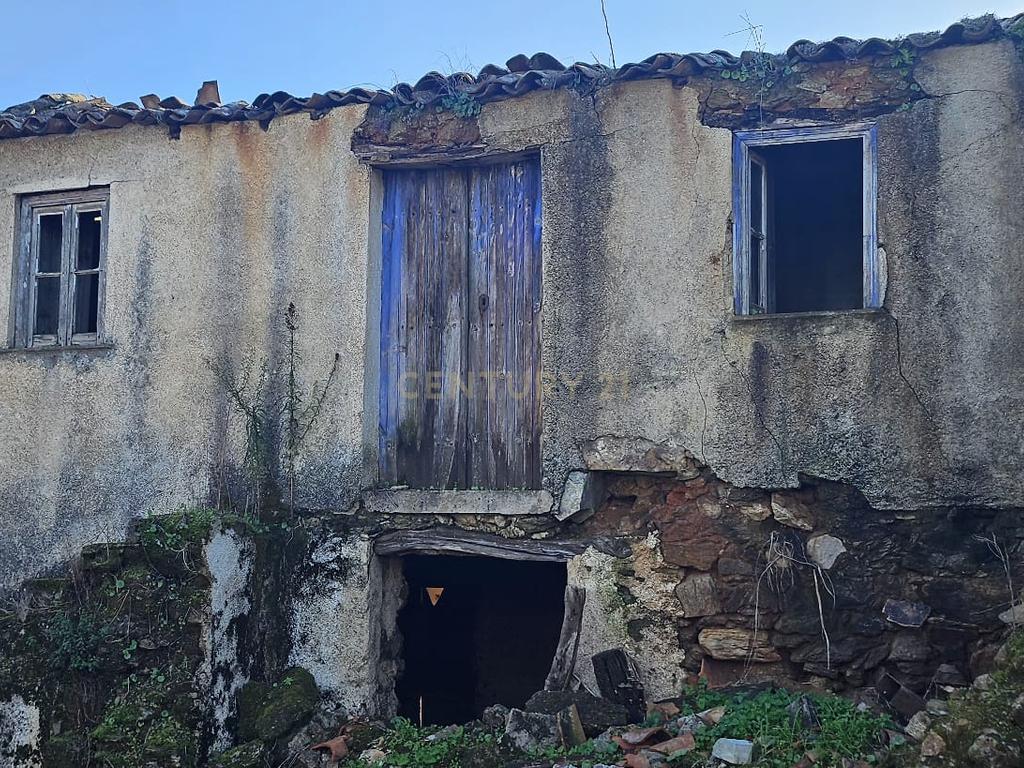 Casa em ruína para reconstrução- Oportunidade única! - Image 11