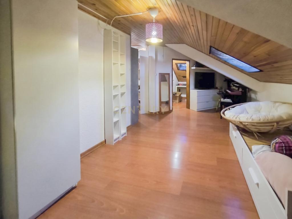 Excelente Apartamento de 4 Assoalhadas com Terraço e Sótão Independente na Quinta do Conde. - Image 29