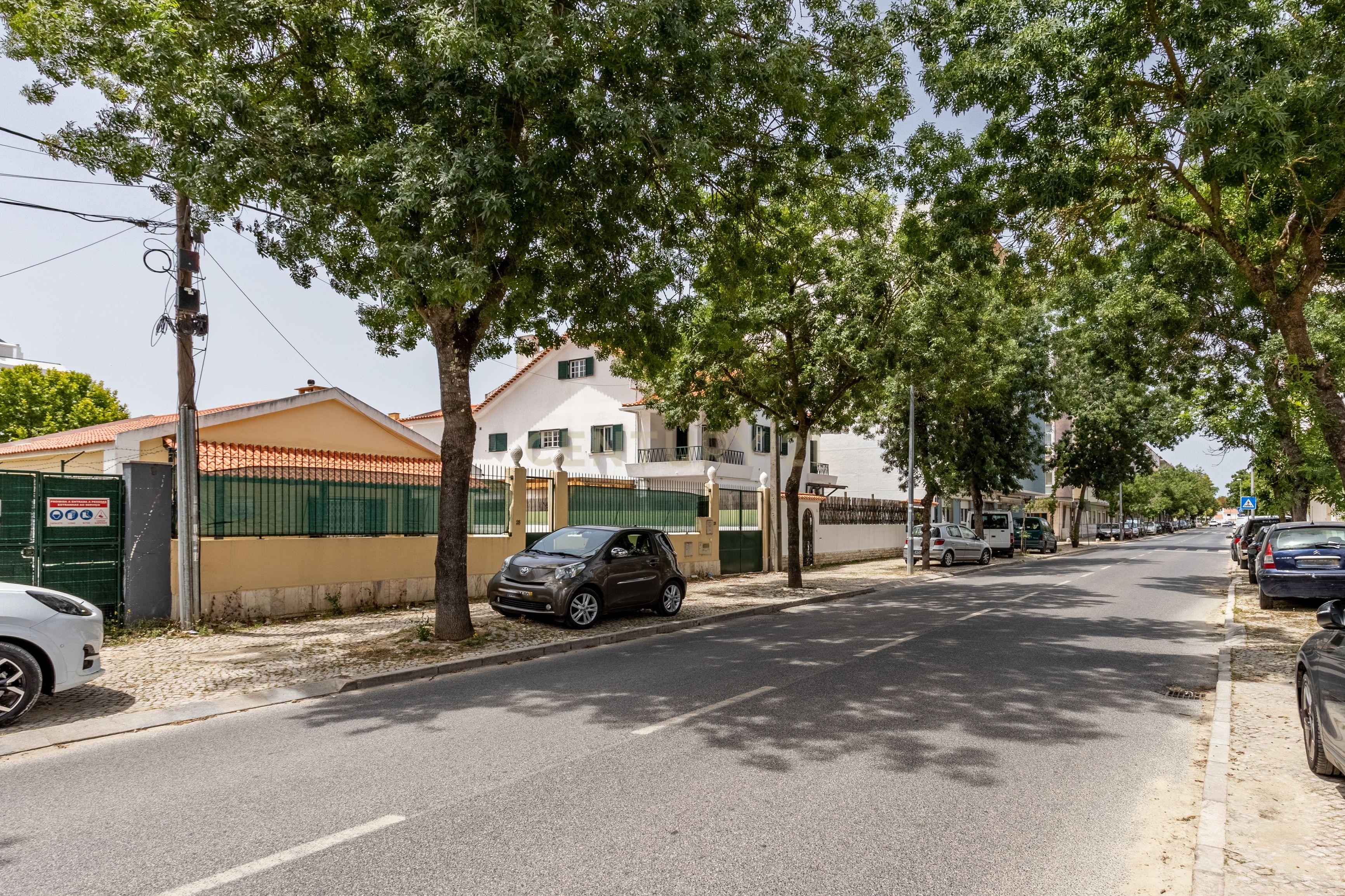 Propriedade bifamiliar T6 na Costa da Caparica. – pohled 3
