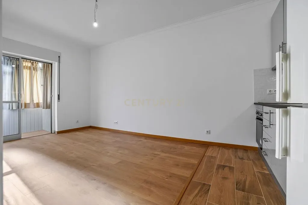 Fotografia 9 de T1 Renovado em Campo de Ourique, Lisboa