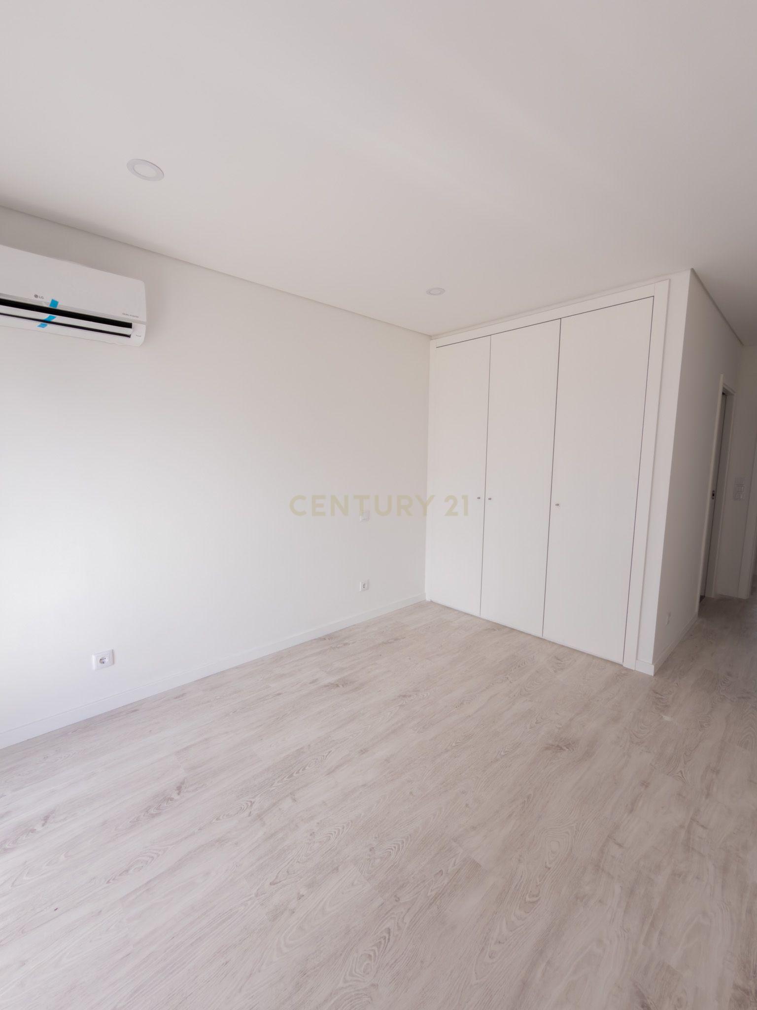 Fotografia 4 de CONDOMINIO QUINTA DA LADEIRA - T2 e T3 COM TERRAÇOS, CHURRASQUEIRA  E JARDIM