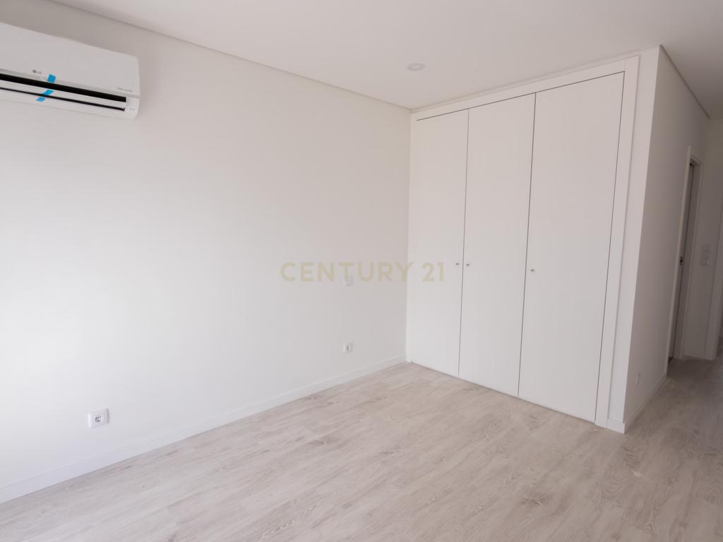 CONDOMINIO QUINTA DA LADEIRA - T2 e T3 COM TERRAÇOS, CHURRASQUEIRA E JARDIM - Image 4