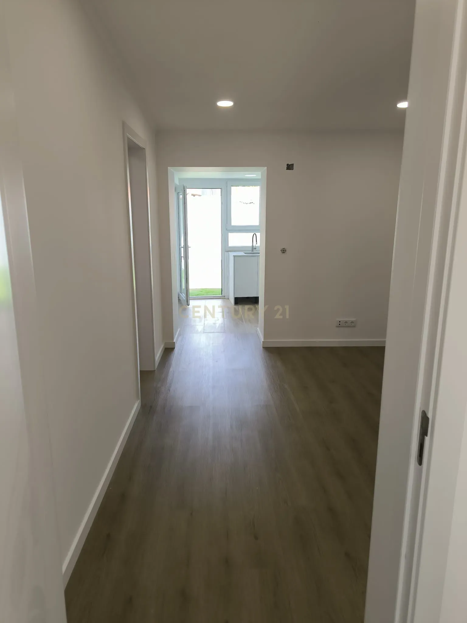Fotografia 9 de Moradia T2 Renovada em Valada – Conforto e Investimento junto ao Rio Tejo