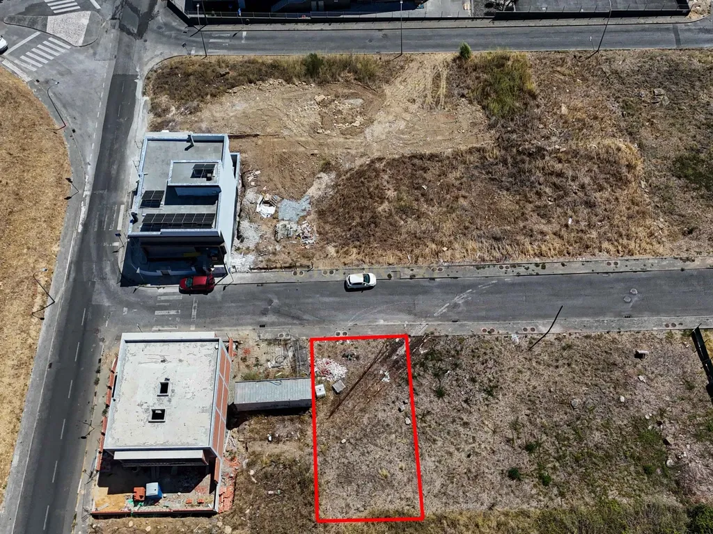 Terreno para construção de moradia T3 | 190 m² | Amadora - Image 12