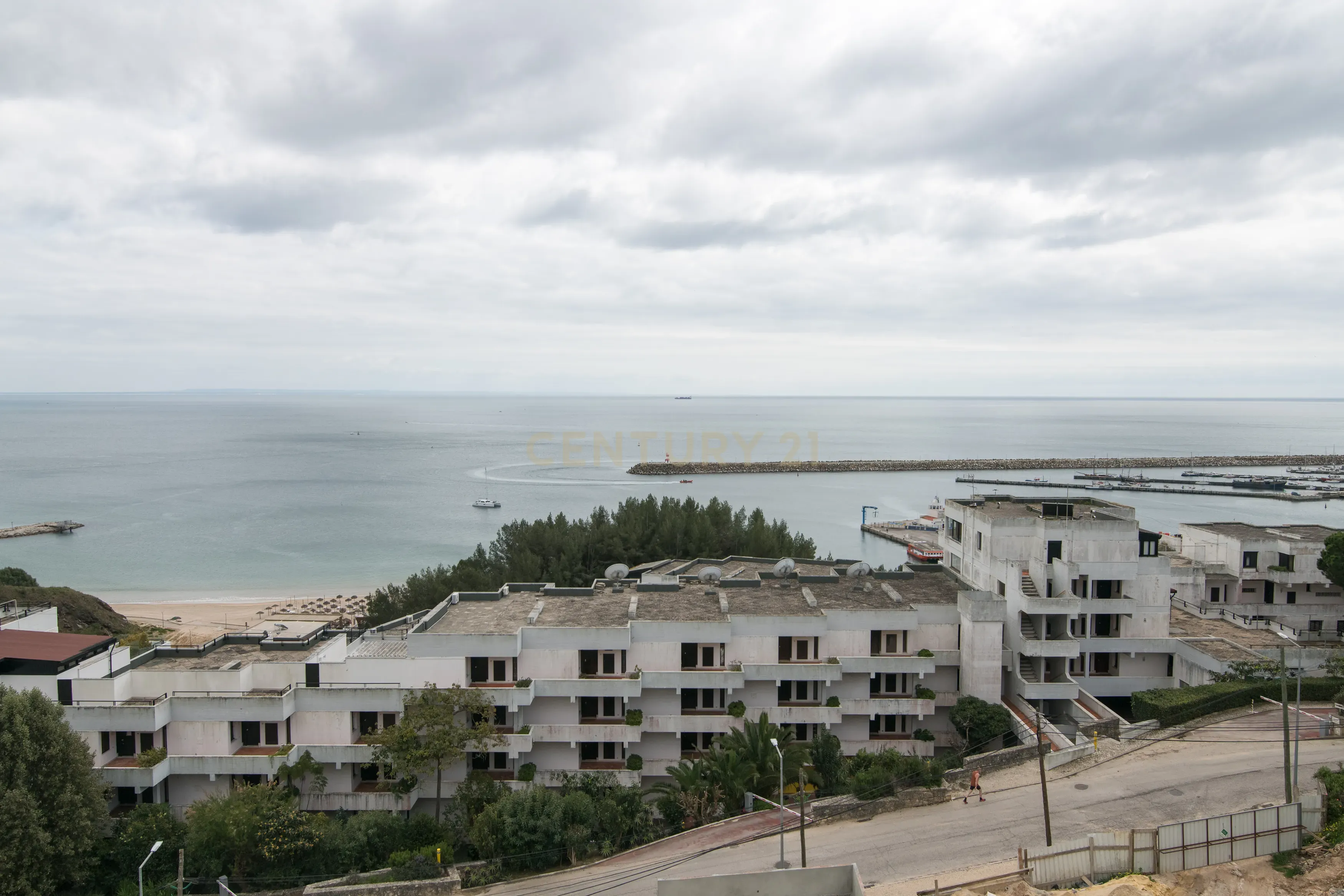 Condomínio Villas d’Ouro – Exclusividade e Conforto no Coração de Sesimbra - Image 6