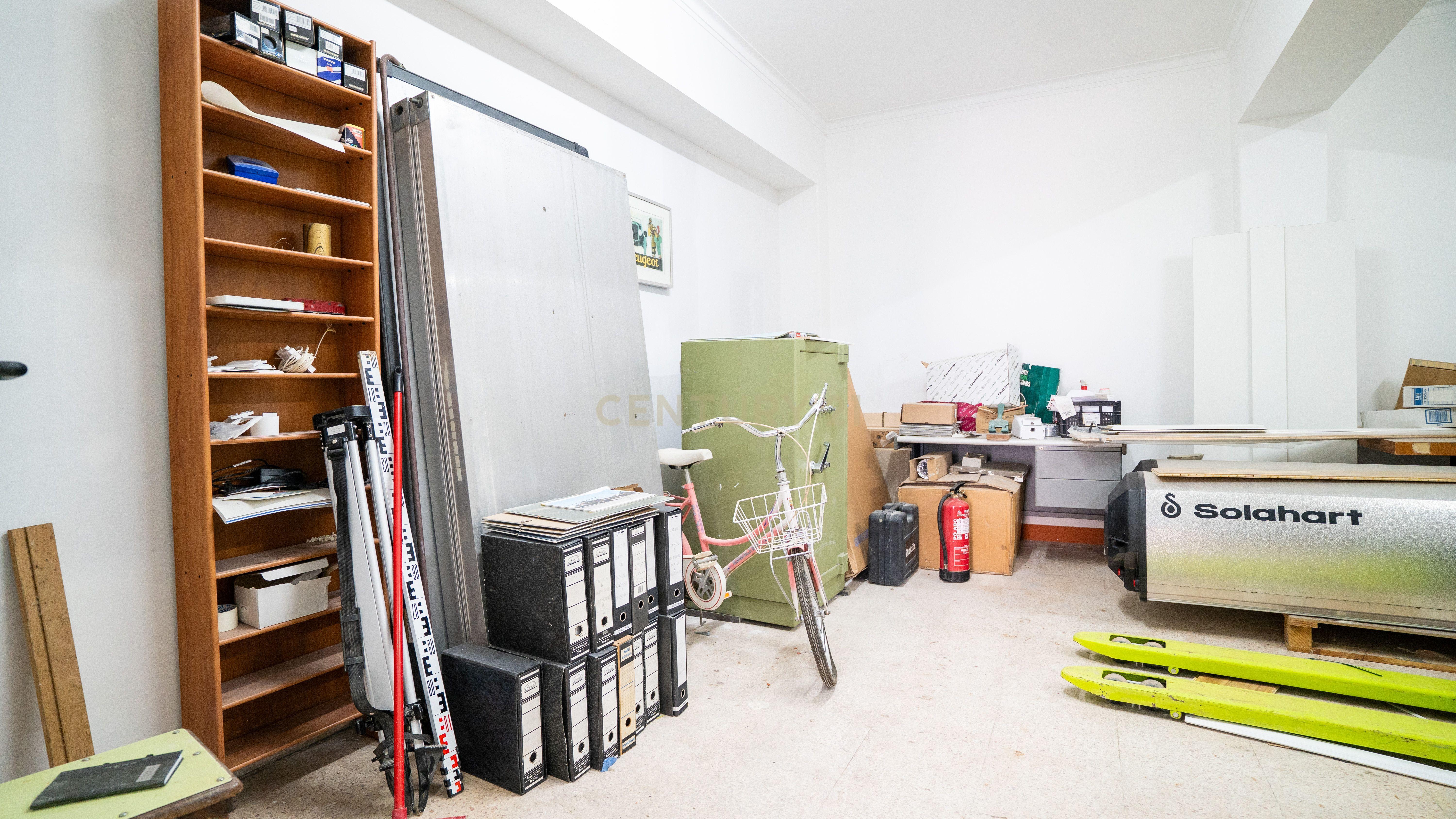 Escritório Mobilado para Arrendamento – Ramada, Odivelas | 92m² | 1.000€/mês - Image 26