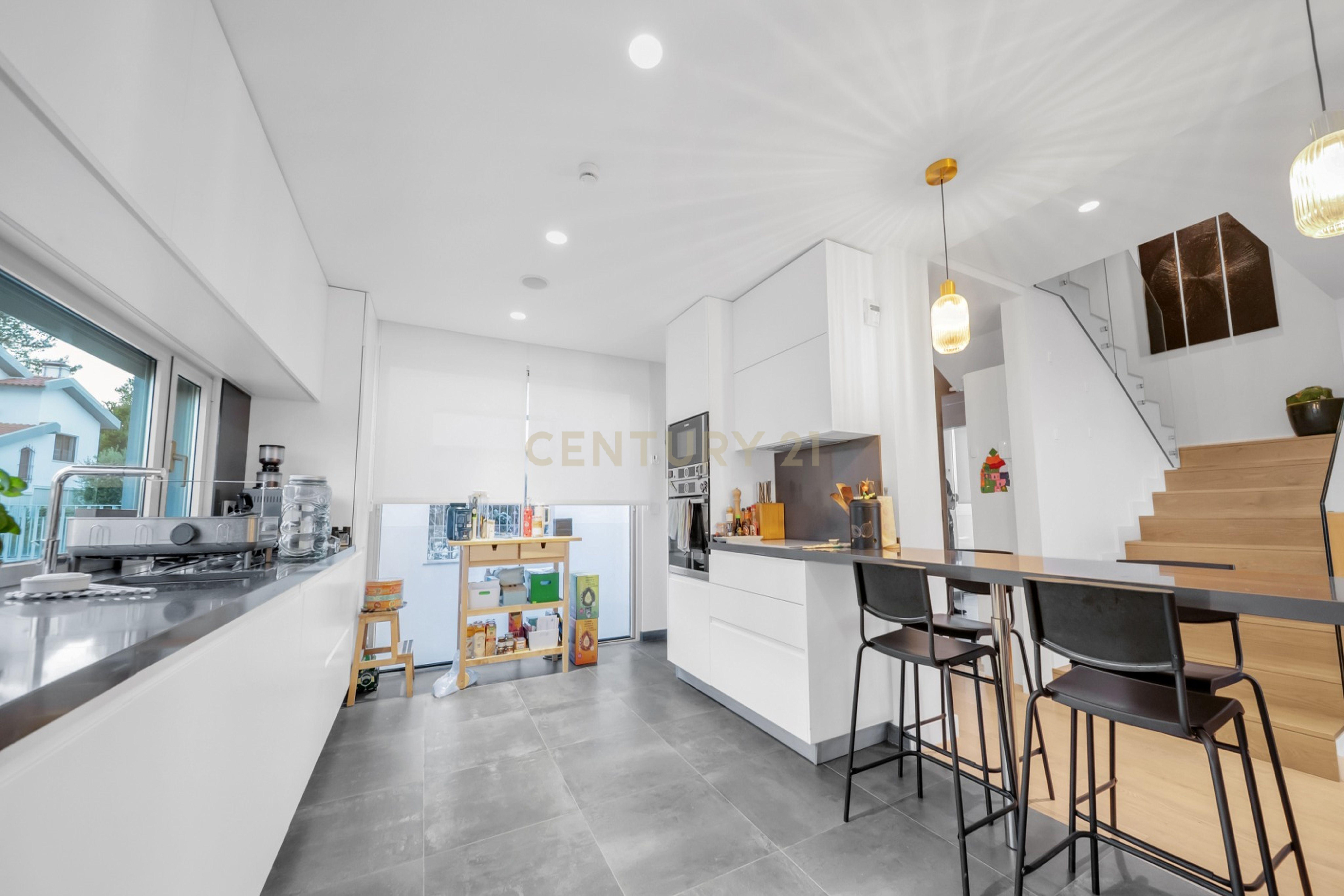 Fotografia 11 de Moradia Nova com 5 quartos + 2 dentro de um condomínio localizado a apenas 5 minutos do Kings College Cascais