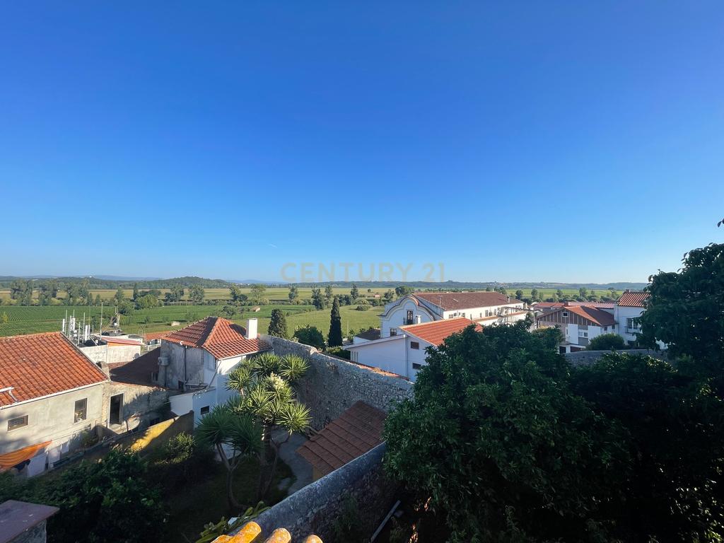Moradia T3 com Terraço Panorâmico na encosta do Castelo de Montemor‑o‑Velho - Image 12