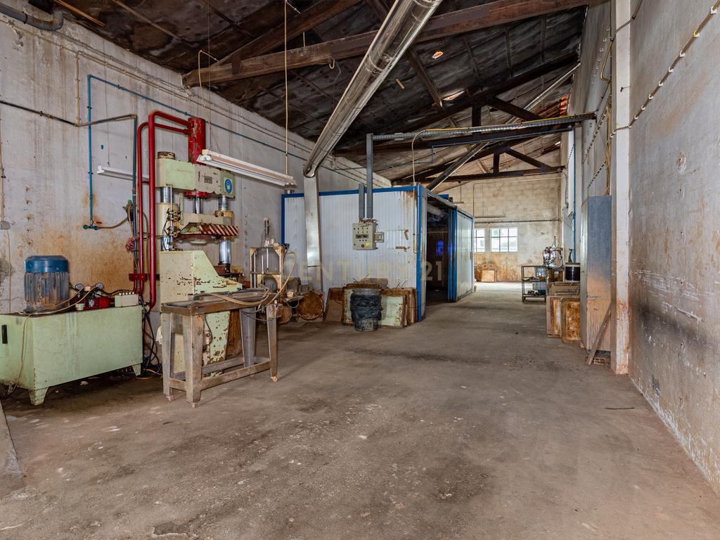 Armazem industrial com logradouro - Image 16