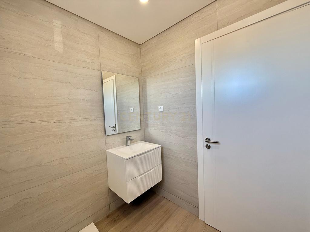 Moderna Moradia T3 em Azeitão, Setúbal - Em Construção - Image 13