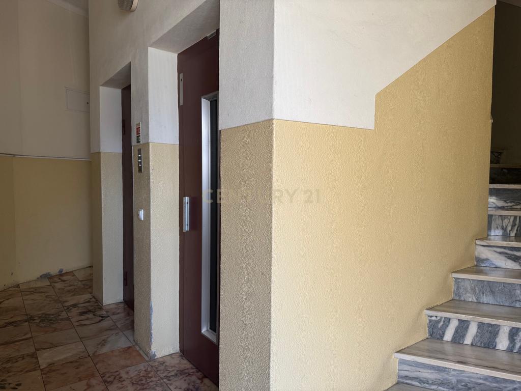Arrendamento T3 com Garagem | Boas Áreas | Bairro de Santa Apolónia - Image 18