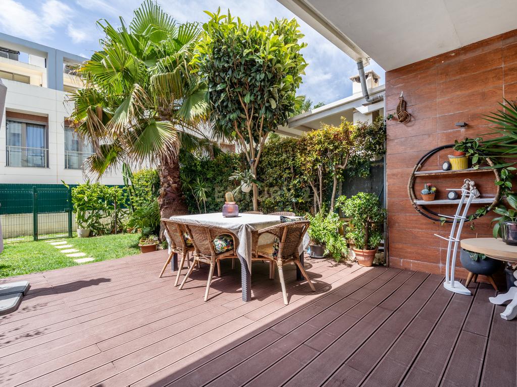 Moradia T2+1 geminada | Piscina - Garagem | Localização: Ferreiras, Centro - Image 17