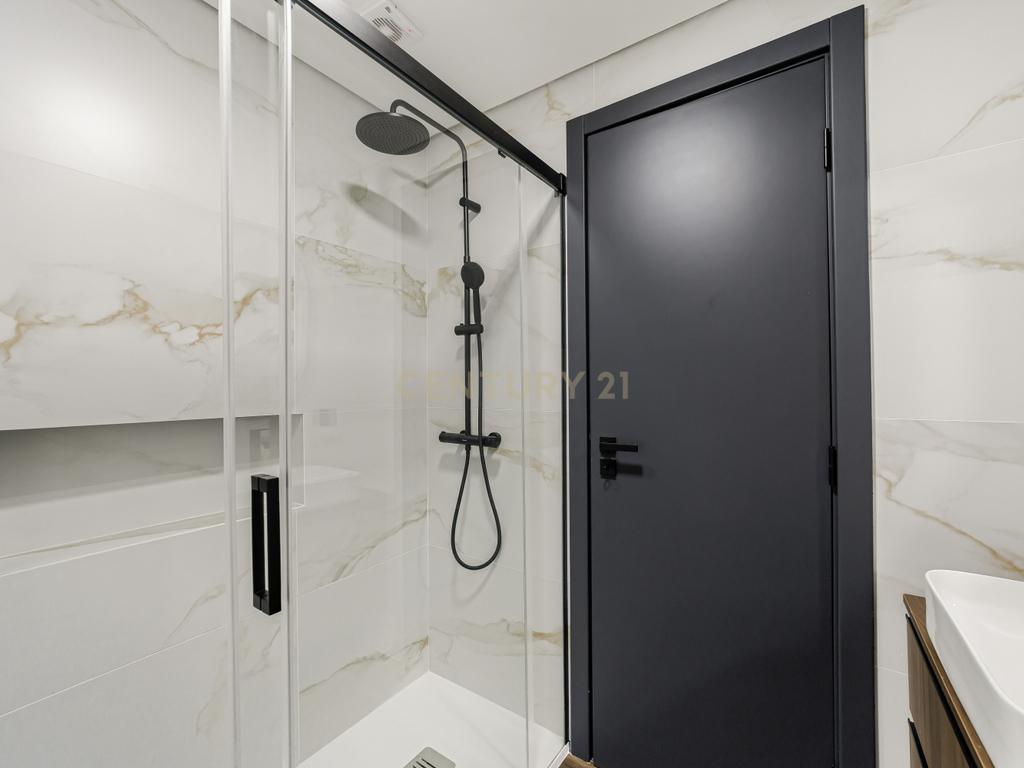 Apartamento T3 Totalmente Renovado - Image 19