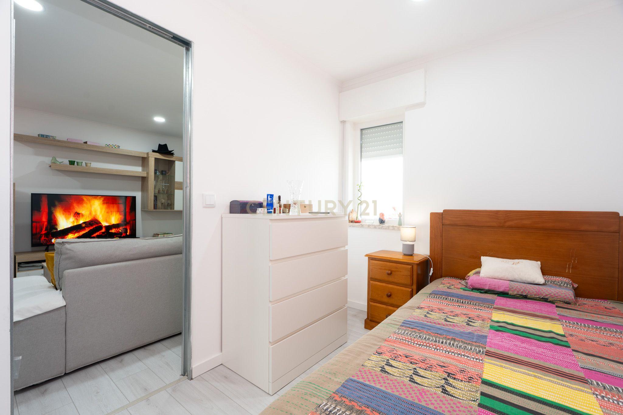 Fotografia 5 de ** ESPECTACULAR APARTAMENTO T2 REMODELADO EM ALHOS VEDROS **