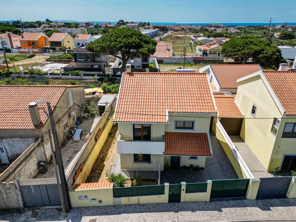 Moradia T4 Isolada Duplex com Box em Adroana, Alcabideche - Image 43