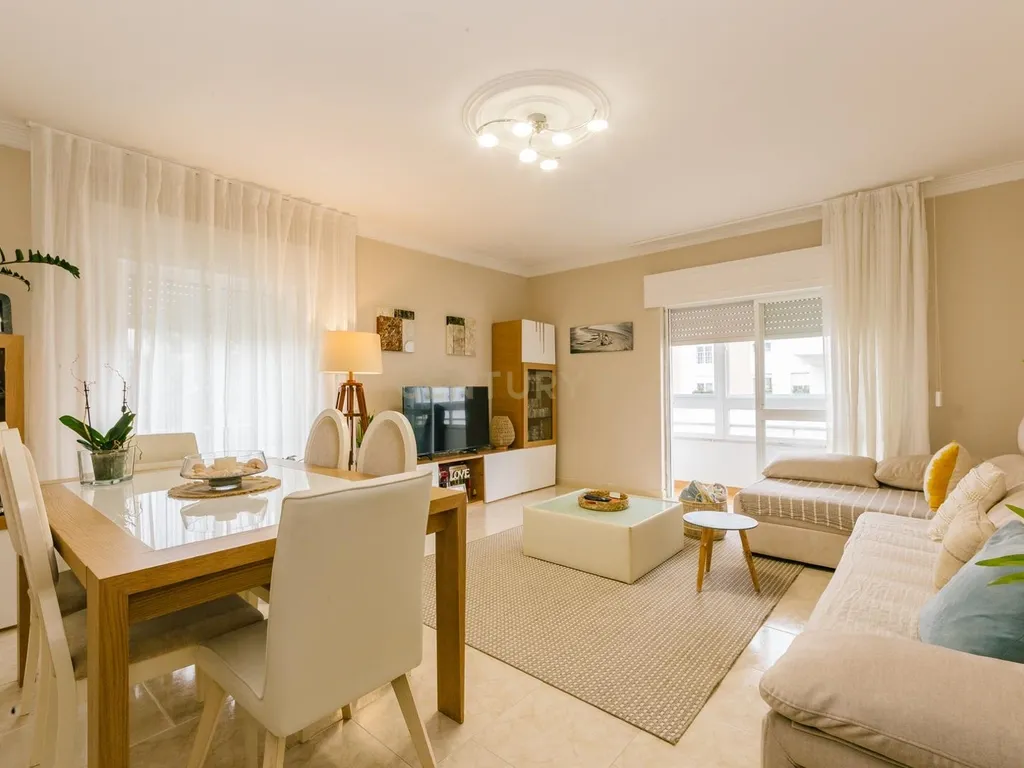 Apartamento T2 em Santa Marta do Pinhal – Corroios - Image 5