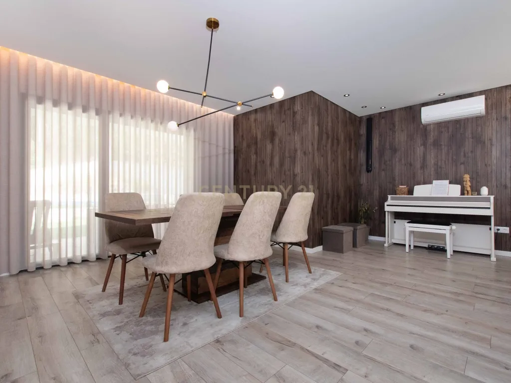 Moradia T4 semi-nova com Piscina, Garagem + Parcela de Terreno Rústico e Vista Serra | Salgueiro, Pombal - Image 33