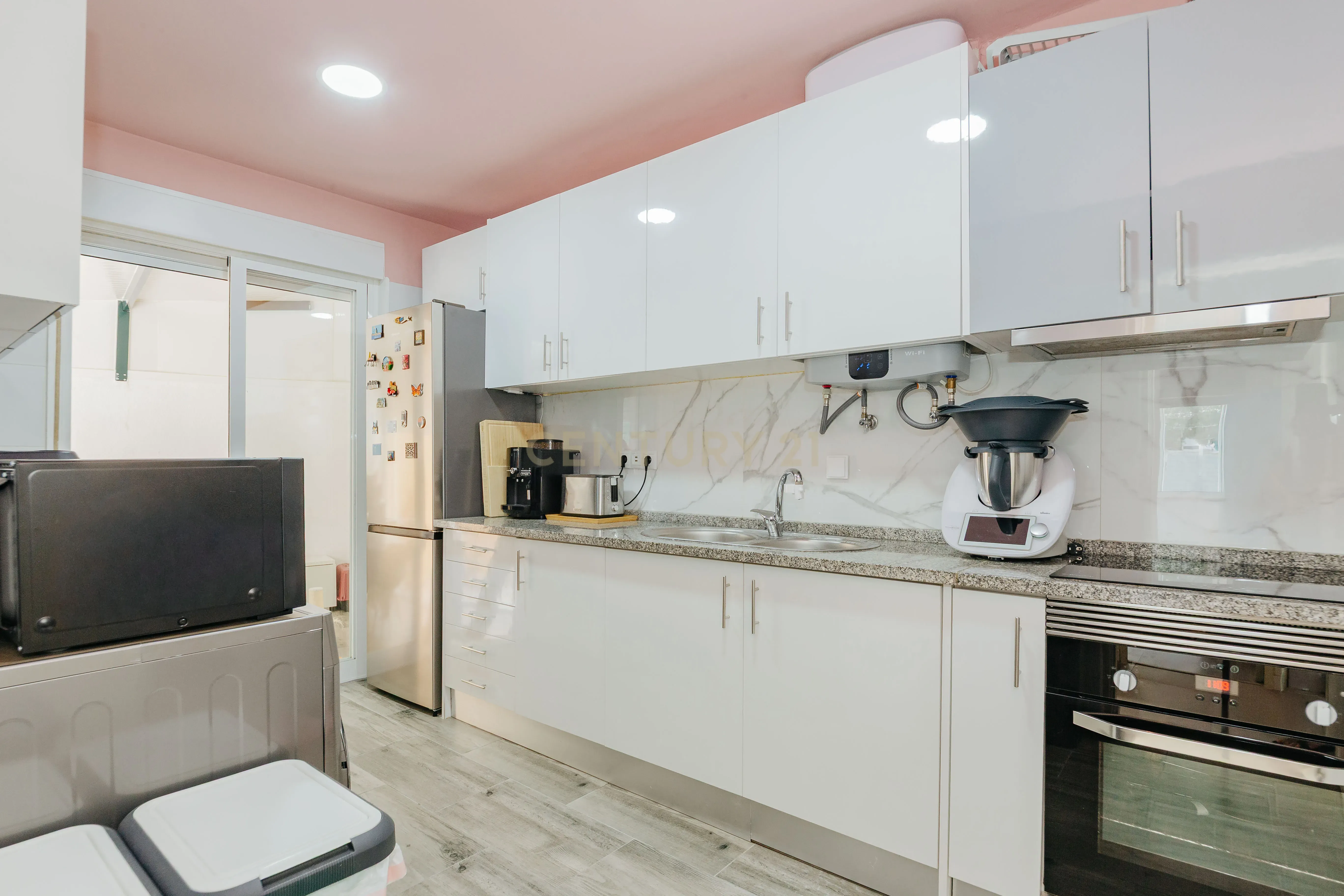 Fotografia 7 de Apartamento T1+1 com estacionamento em Águas Livres, Amadora