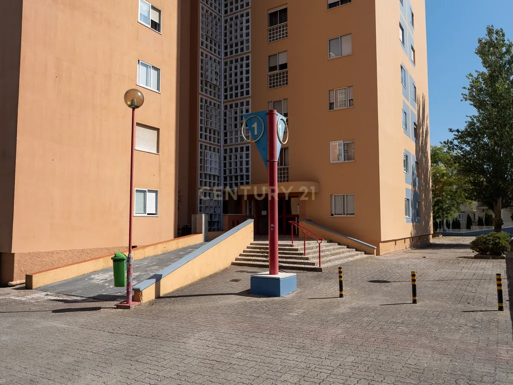 Agradável apartamento T3 nas Torres da Paradela - Image 2